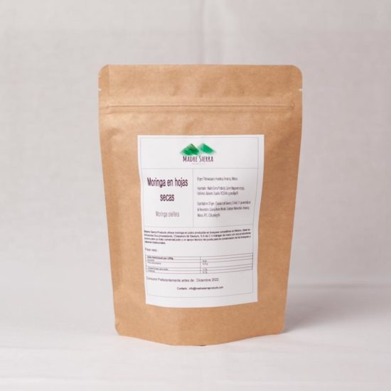 Bolsa moringa en hojas
